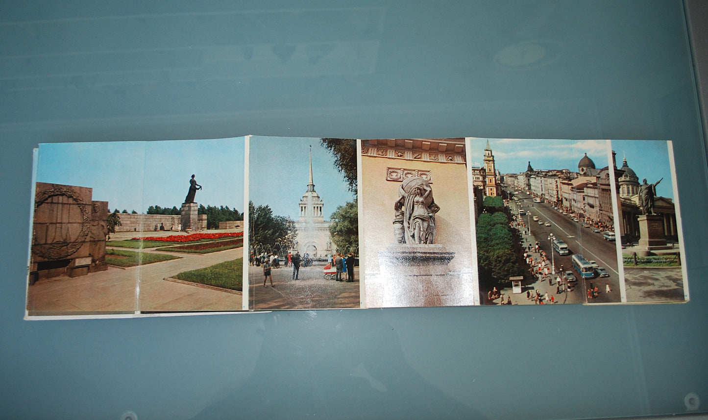 Cards map Expand Leningrad Front Lenin statue *