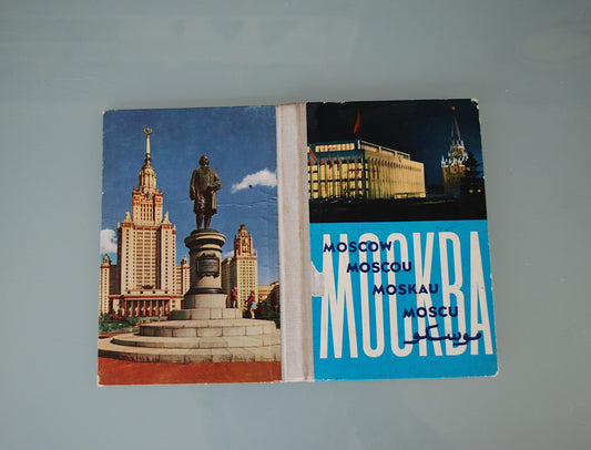 Boek met uitvouw kaarten, voorop Moskou in 5 talen *