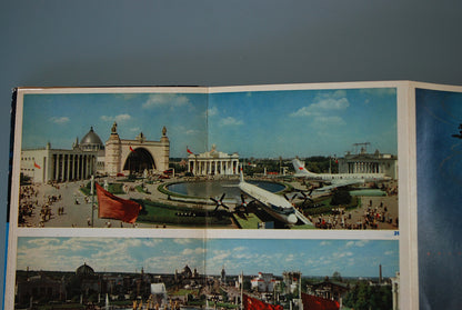 Boek met uitvouw kaarten, voorop Moskou in 5 talen *