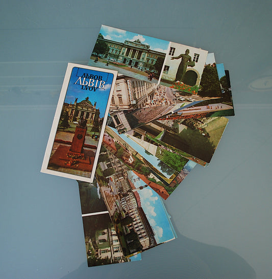 Kaarten map Lviv, Oekraïne Wide view Voorop Lenin buste standbeeld *
