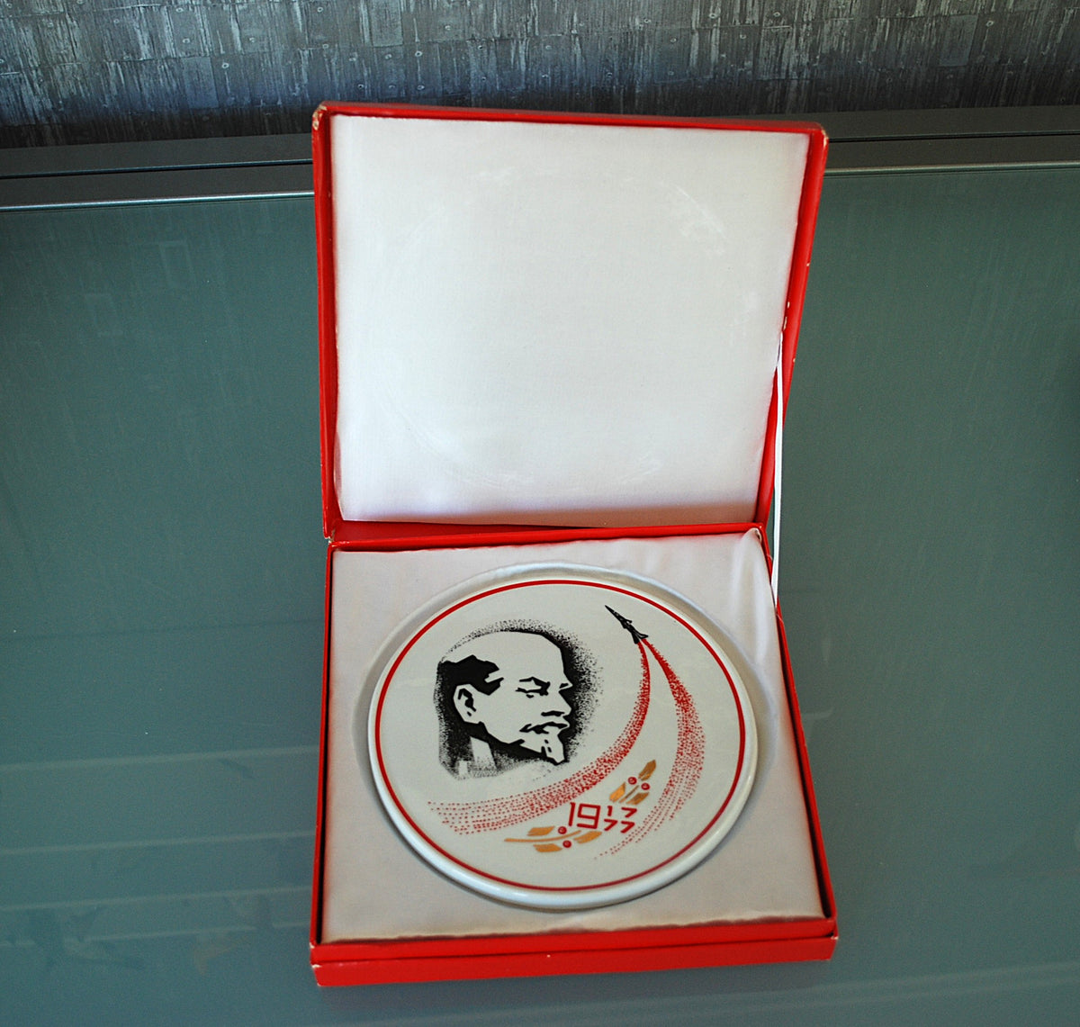 Lenin met raket 100 jaar Porselein in doos Hollohaza porselein *