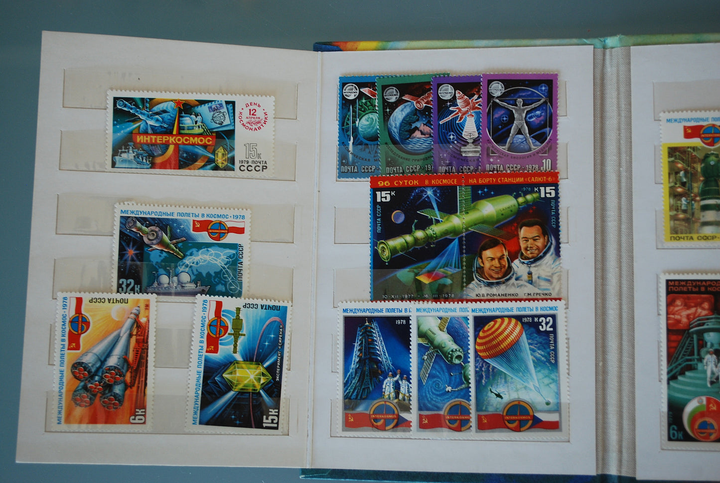 Postzegelboek Ruimtevaart Intercosmos CCCP Ruimte station 1975 *