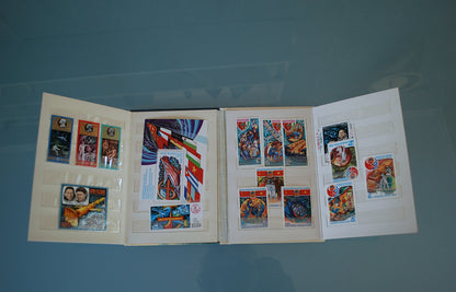 Postzegelboek Ruimtevaart Intercosmos CCCP Opstijgend Raket 1975 *
