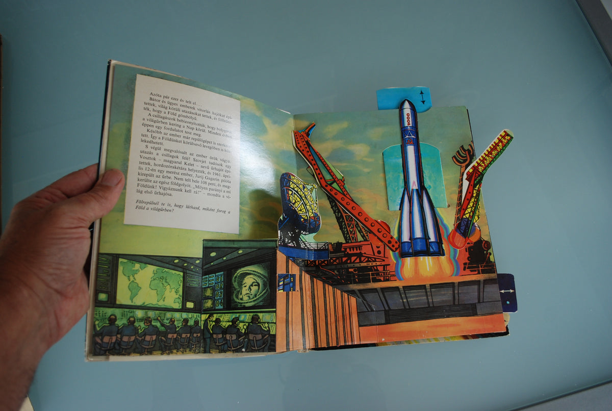 Pop -up Ruintevaart Boek "De ruimte in" 1978 *