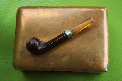 Oude Messing Tabaksdoos met Kunststof Pijp