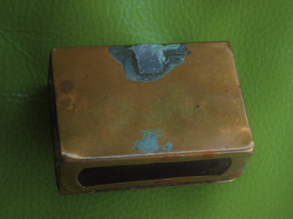 Oude Messing Tabaksdoos met Kunststof Pijp