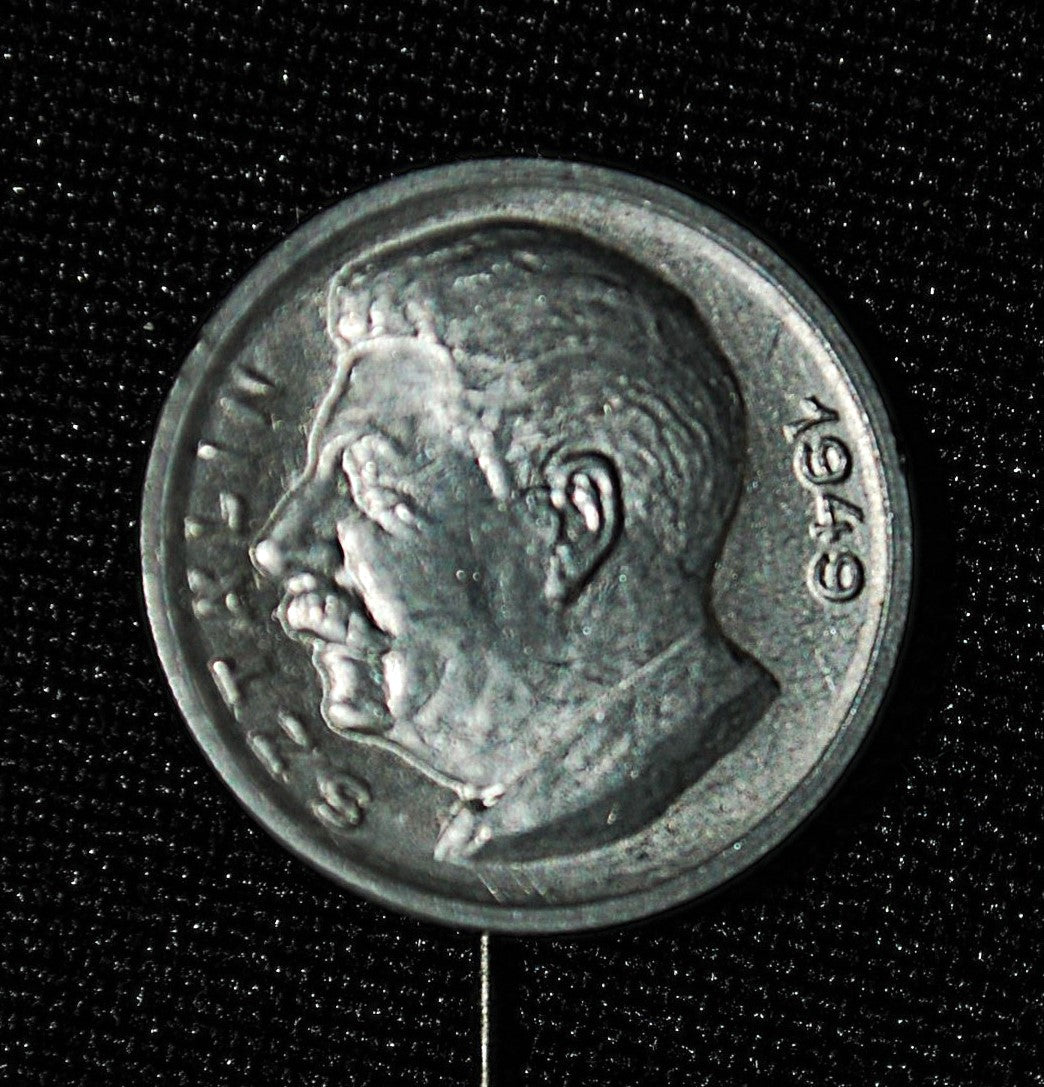 Stalin 1949 Speld van Kunstenaar Miklós Borsos