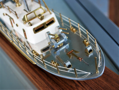 Museum stuk !! Schip Neštin class rivier mijnenveger met sleep Oropesa