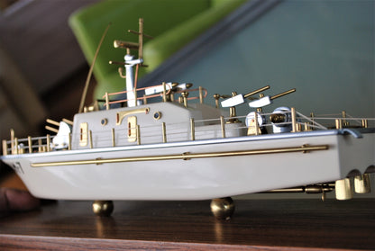 Museum stuk !! Schip Neštin class rivier mijnenveger met sleep Oropesa