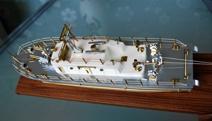 Museum stuk !! Schip Neštin class rivier mijnenveger met sleep Oropesa