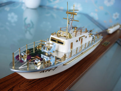 Museum stuk !! Schip Neštin class rivier mijnenveger met sleep Oropesa