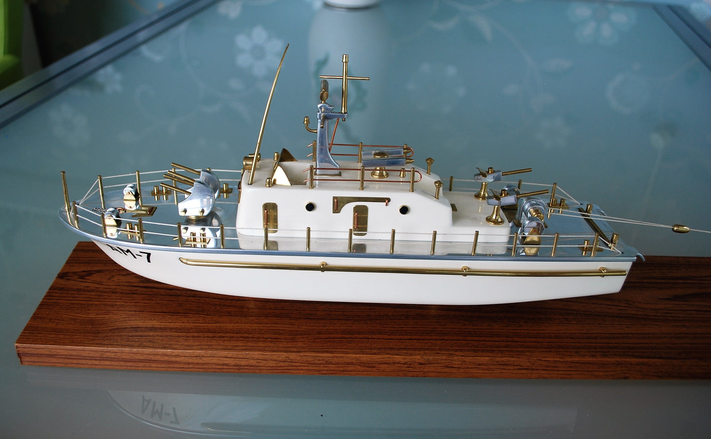 Museum stuk !! Schip Neštin class rivier mijnenveger met sleep Oropesa