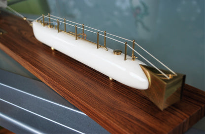 Museum stuk !! Schip Neštin class rivier mijnenveger met sleep Oropesa