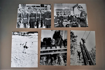 Poster map leger Socialistische Hongarije  39 stuks in map 1980