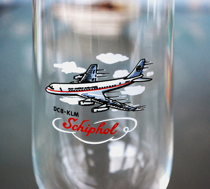 Eerste Super DC 8 voor KLM op Schiphol 1967