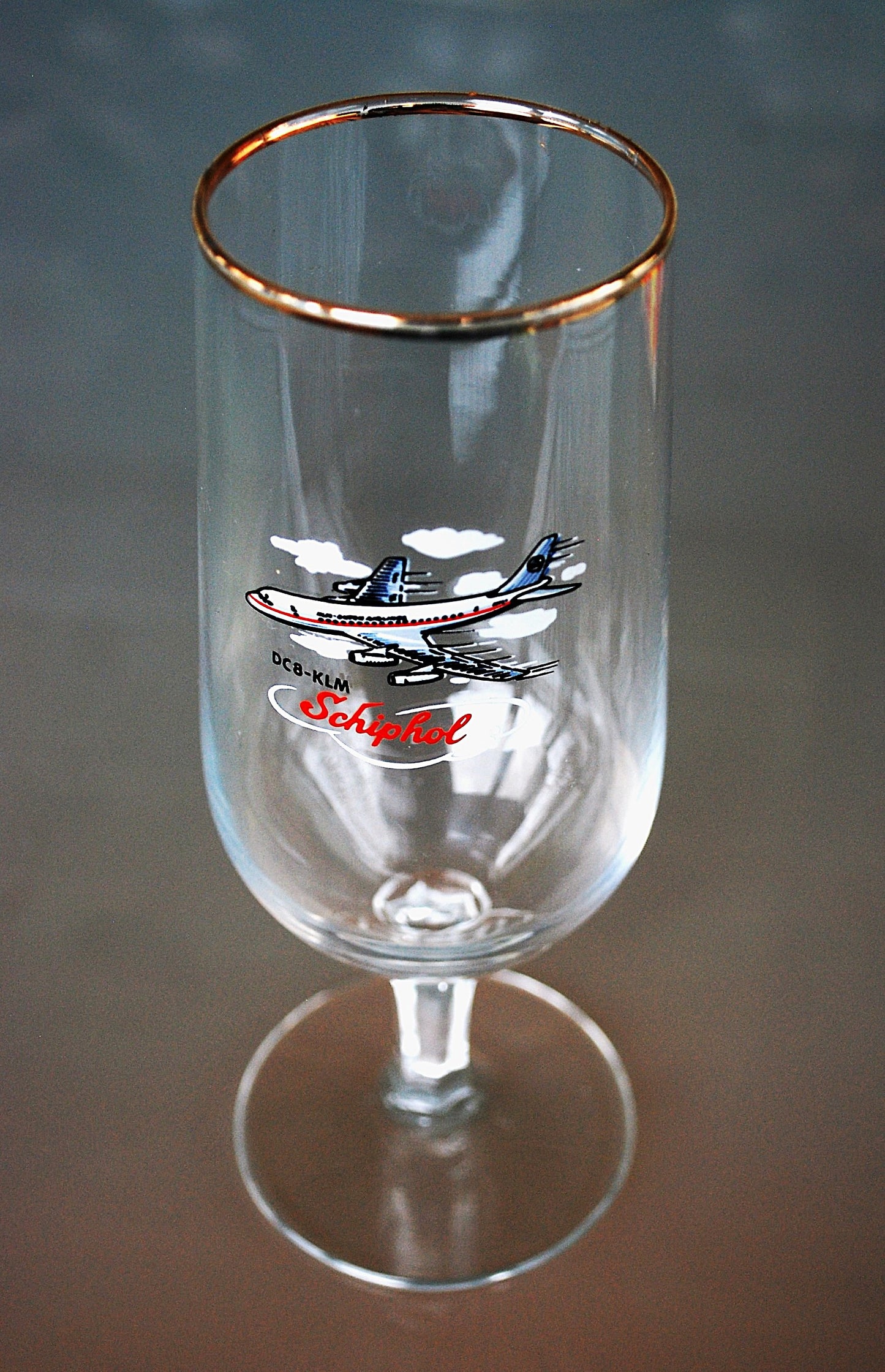 Eerste Super DC 8 voor KLM op Schiphol 1967