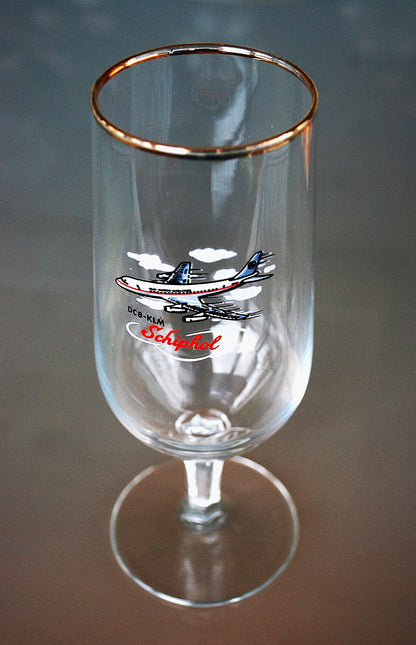 Eerste Super DC 8 voor KLM op Schiphol 1967