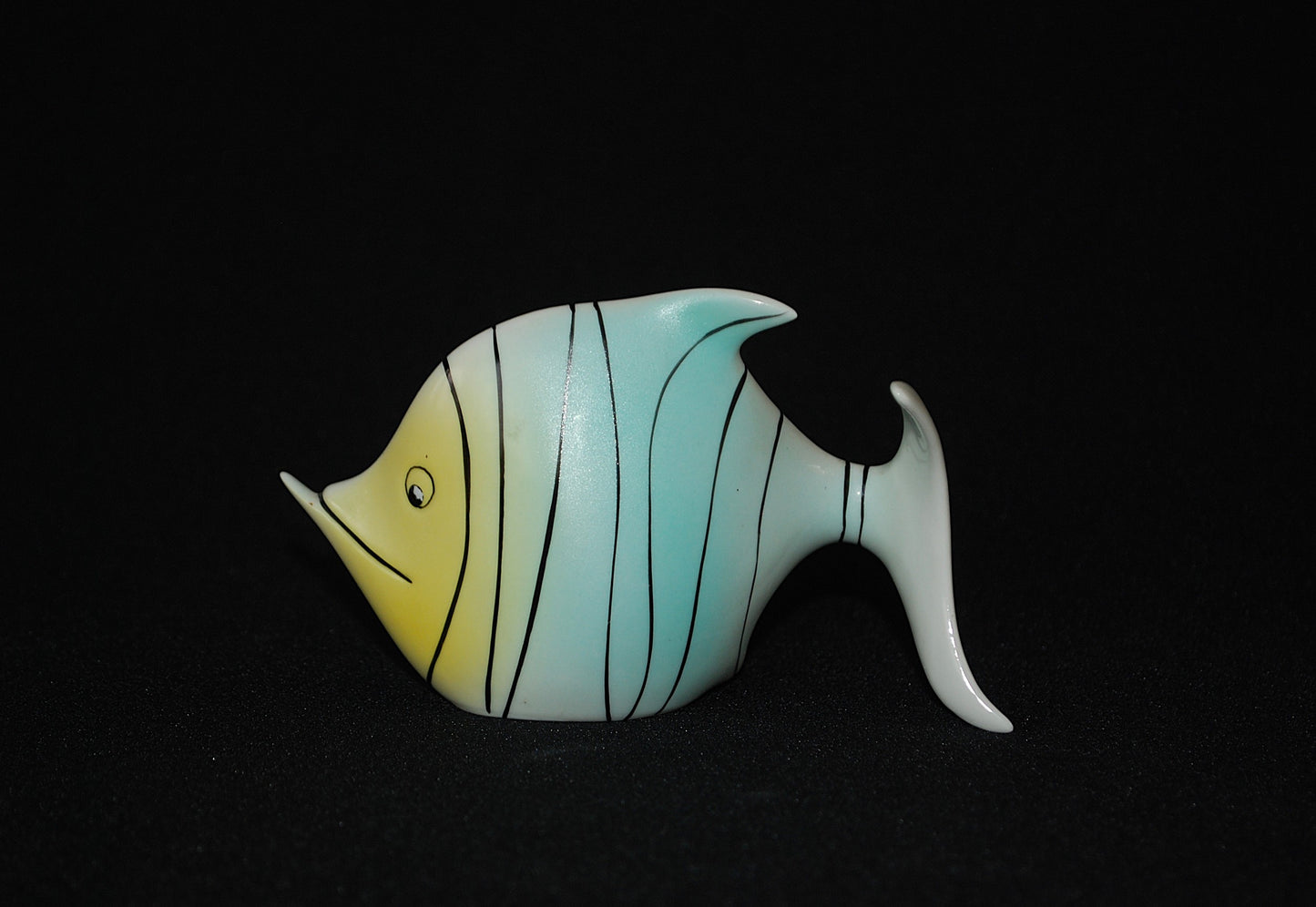 Preorder " Lip vis " van de Hollohaza Porselein fabriek