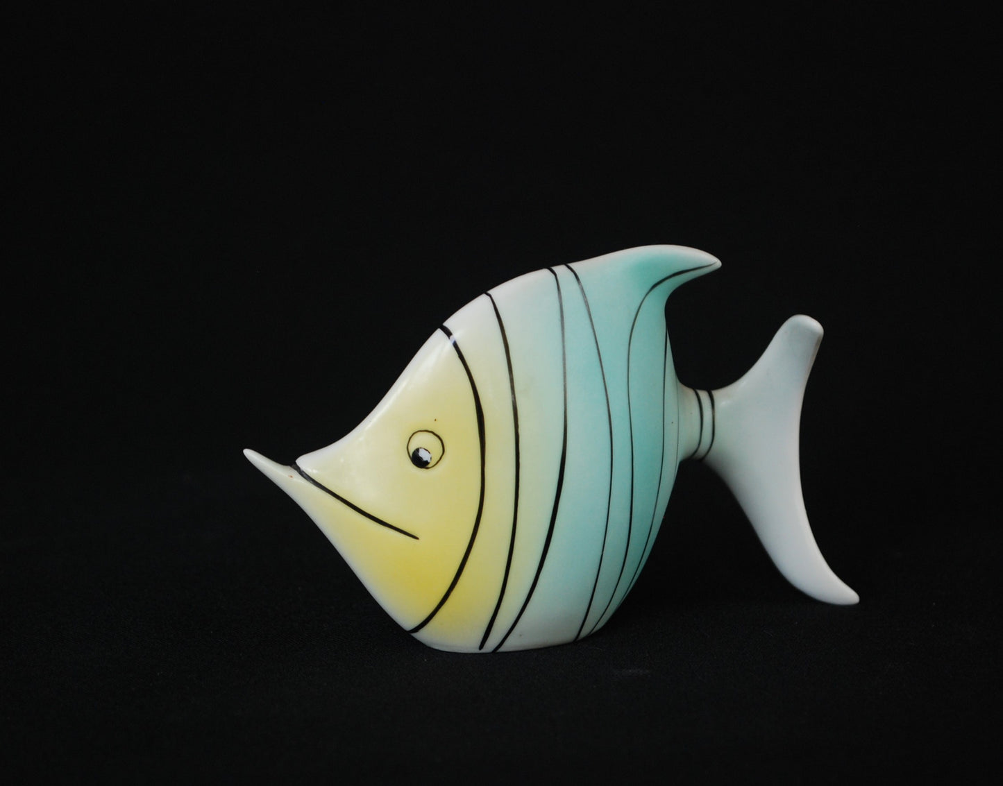 Preorder " Lip vis " van de Hollohaza Porselein fabriek