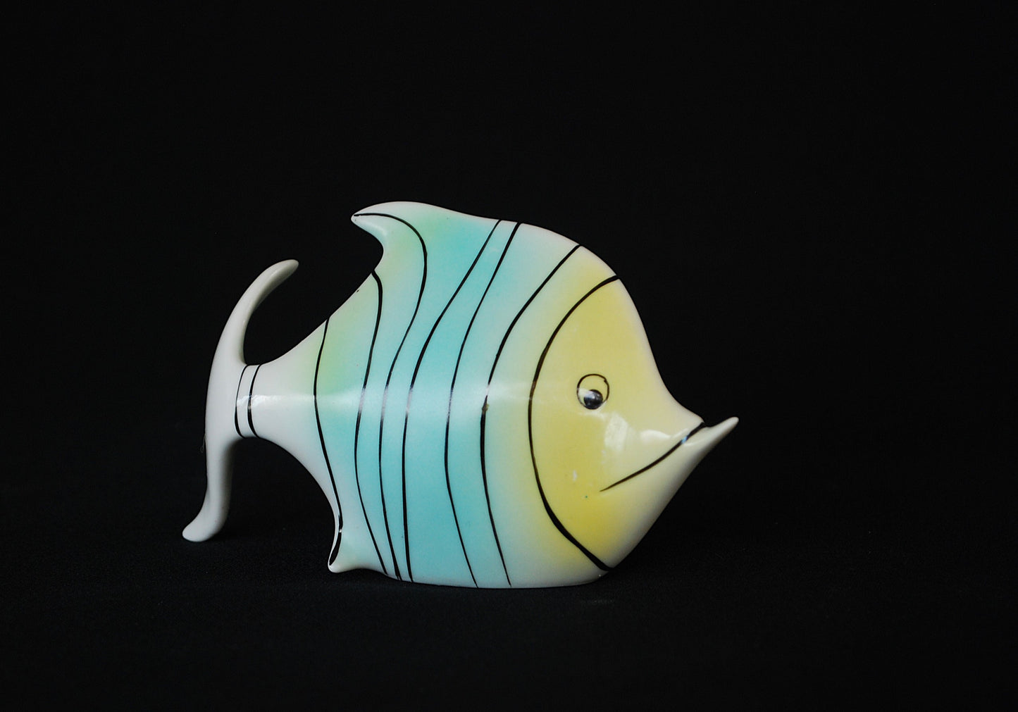 Preorder " Lip vis " van de Hollohaza Porselein fabriek