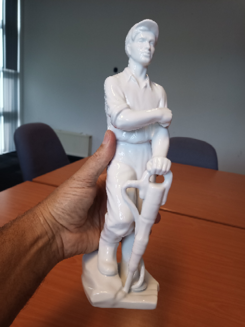 Herend Mijnwerker met Drilboor Door Beeldhouwer  Jenő Hanzély