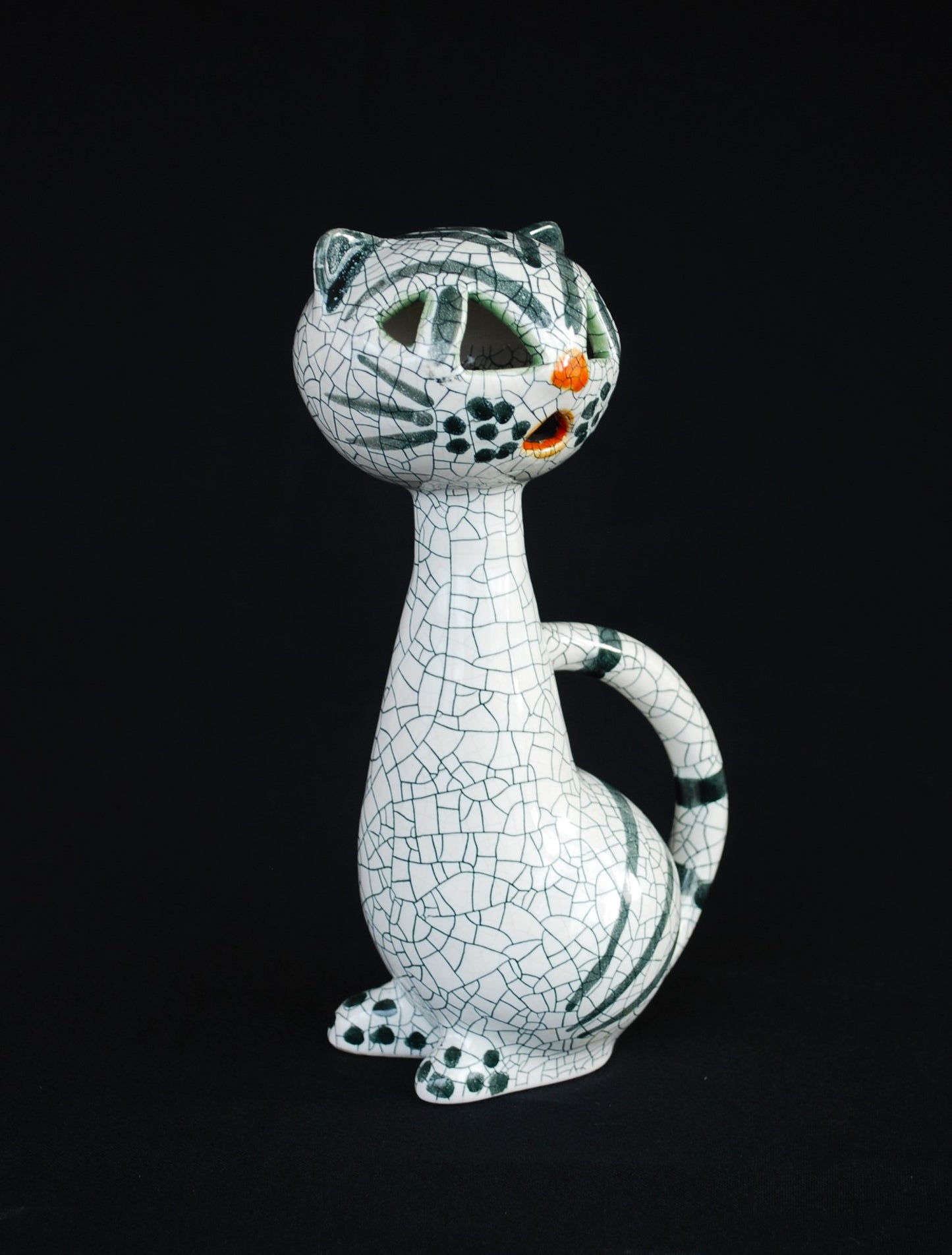 Livia Gorka - Zittend Kat