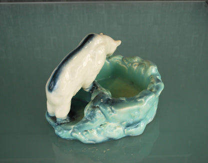 Pre order Art Deco Ditmar Urbach ijsbeerschaal, Tsjechoslowaaks keramisch beeld uit de jaren 30