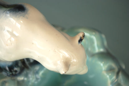 Pre order Art Deco Ditmar Urbach ijsbeerschaal, Tsjechoslowaaks keramisch beeld uit de jaren 30