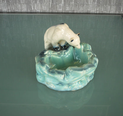 Pre order Art Deco Ditmar Urbach ijsbeerschaal, Tsjechoslowaaks keramisch beeld uit de jaren 30