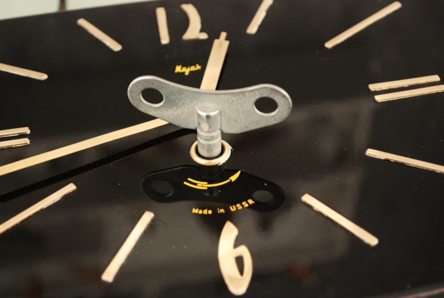 Preorder Houten wandklok "Маяк" uit de jaren 70 Sovjet vintage mechanische klok Mayak