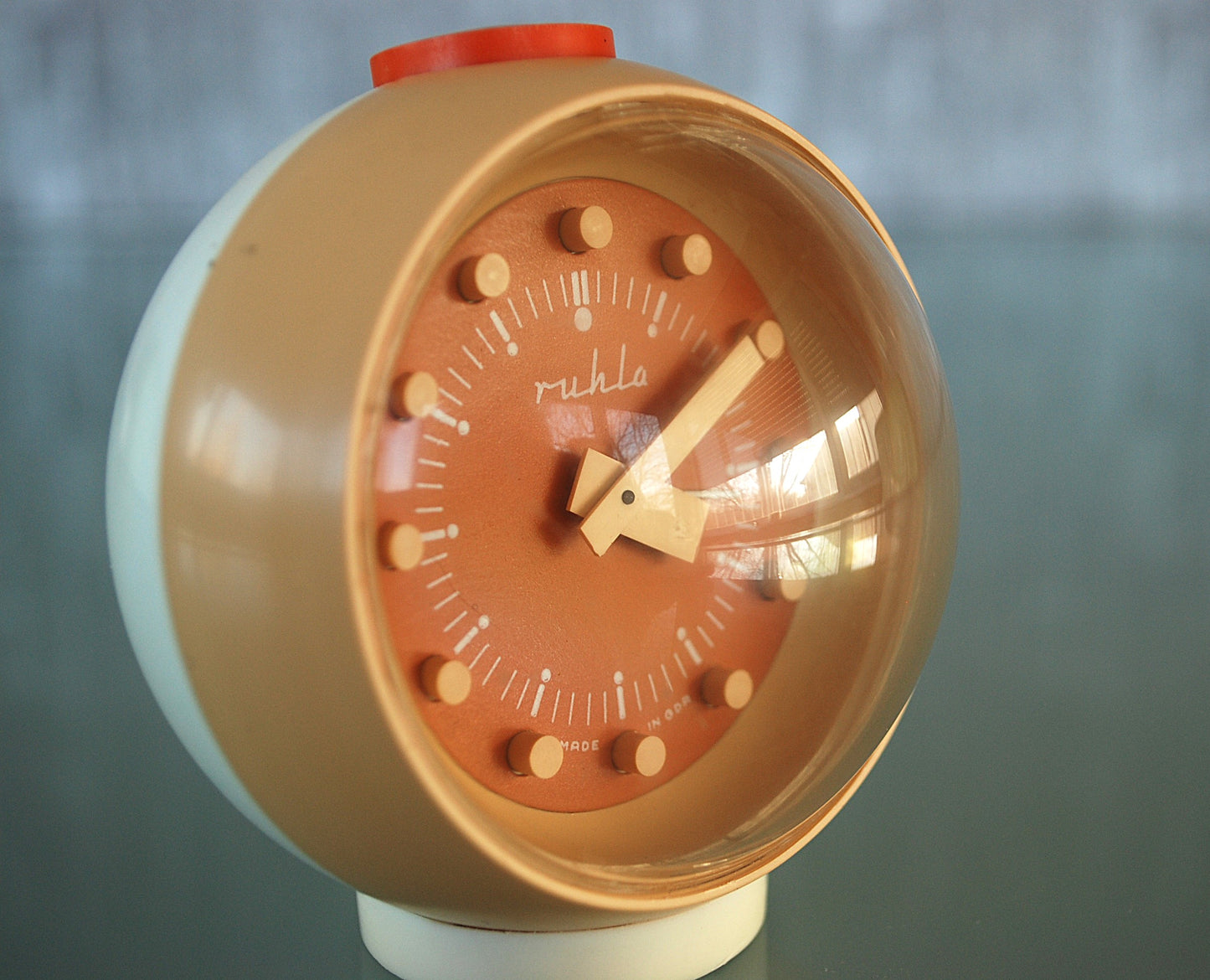 Preorder Klok Space age made in GDR  DDR Oost Duitsland