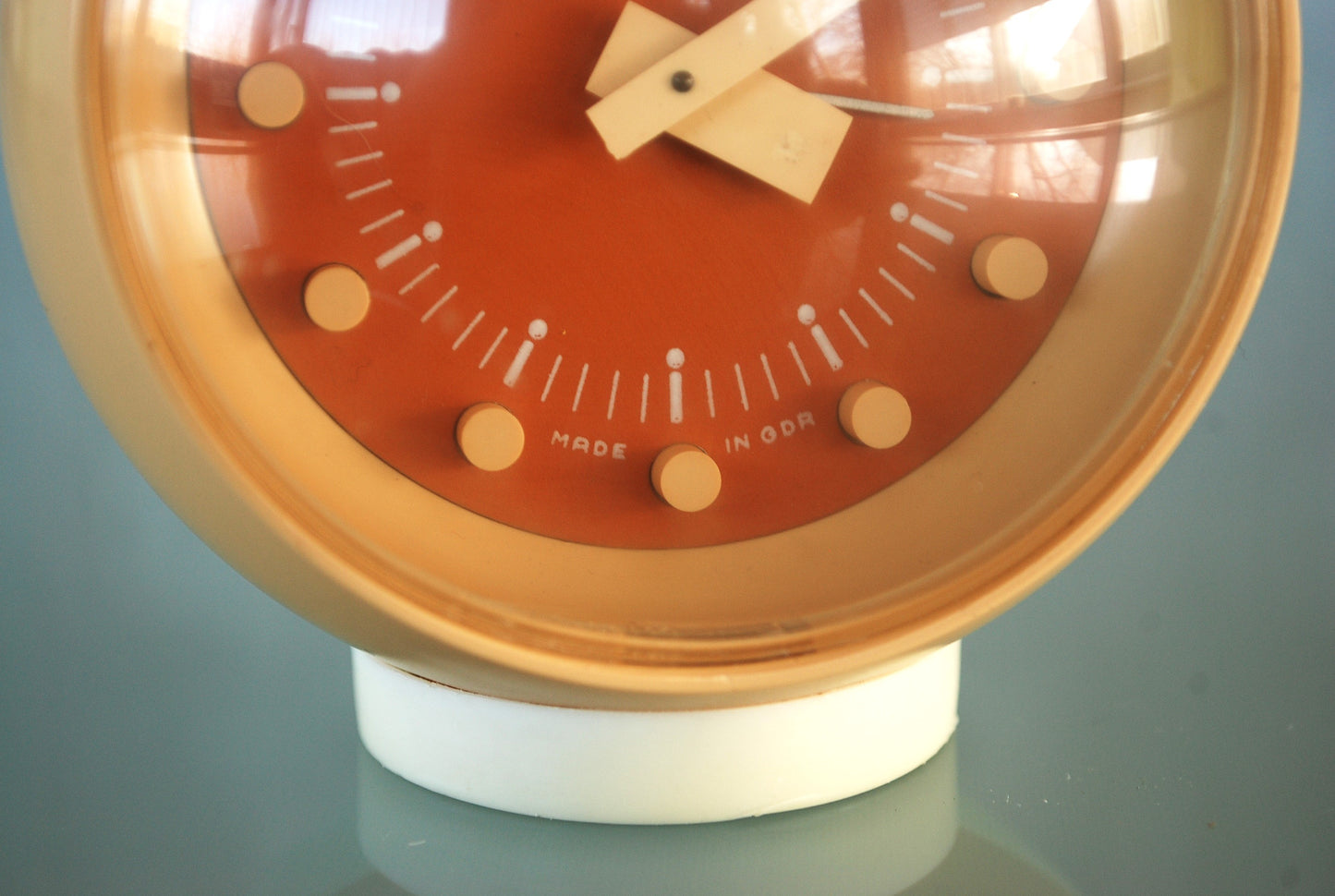 Preorder Klok Space age made in GDR  DDR Oost Duitsland