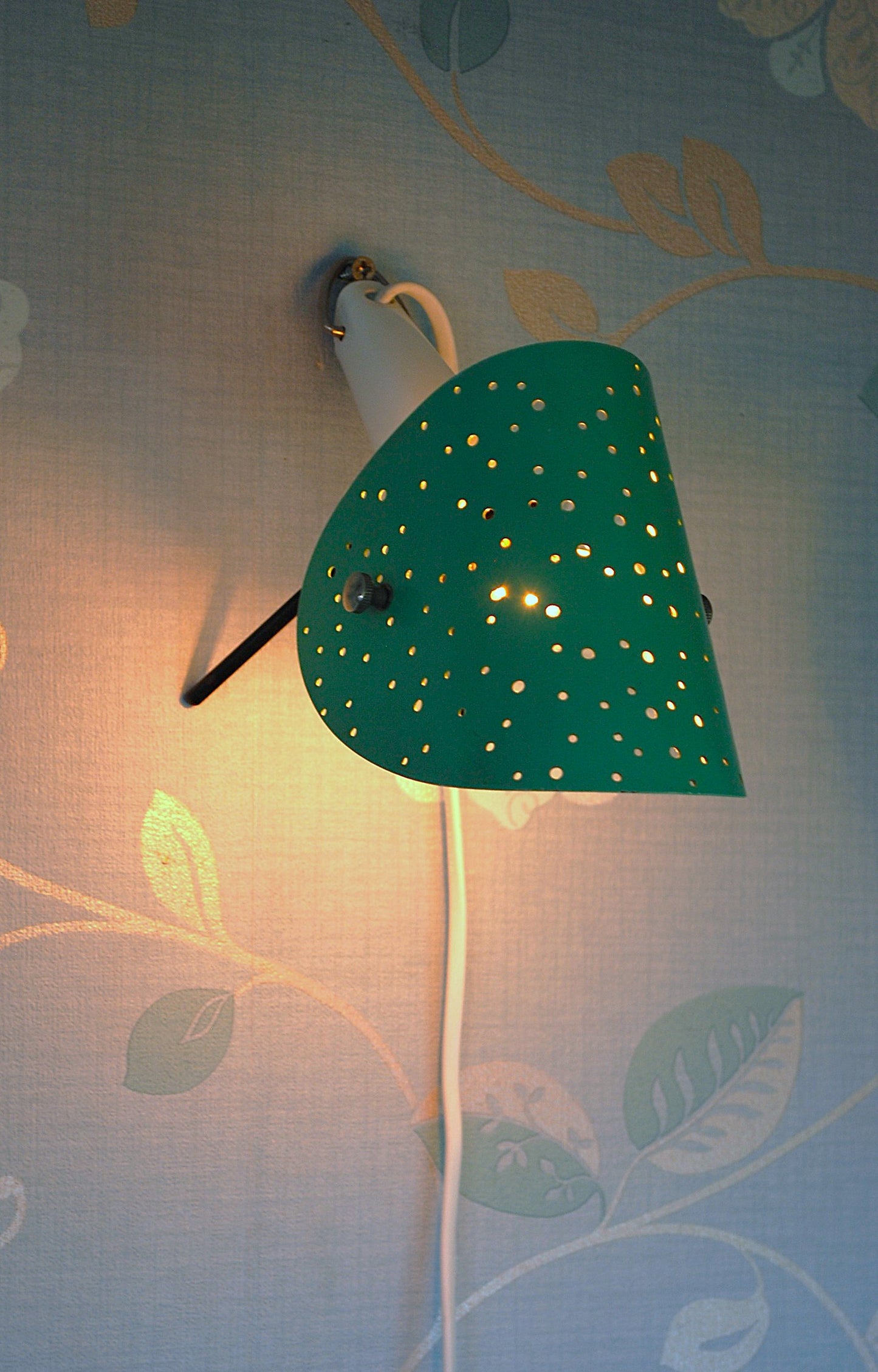 2 stuks Bureau / Wandlamp van Ernest Igl  " The Little Dog "