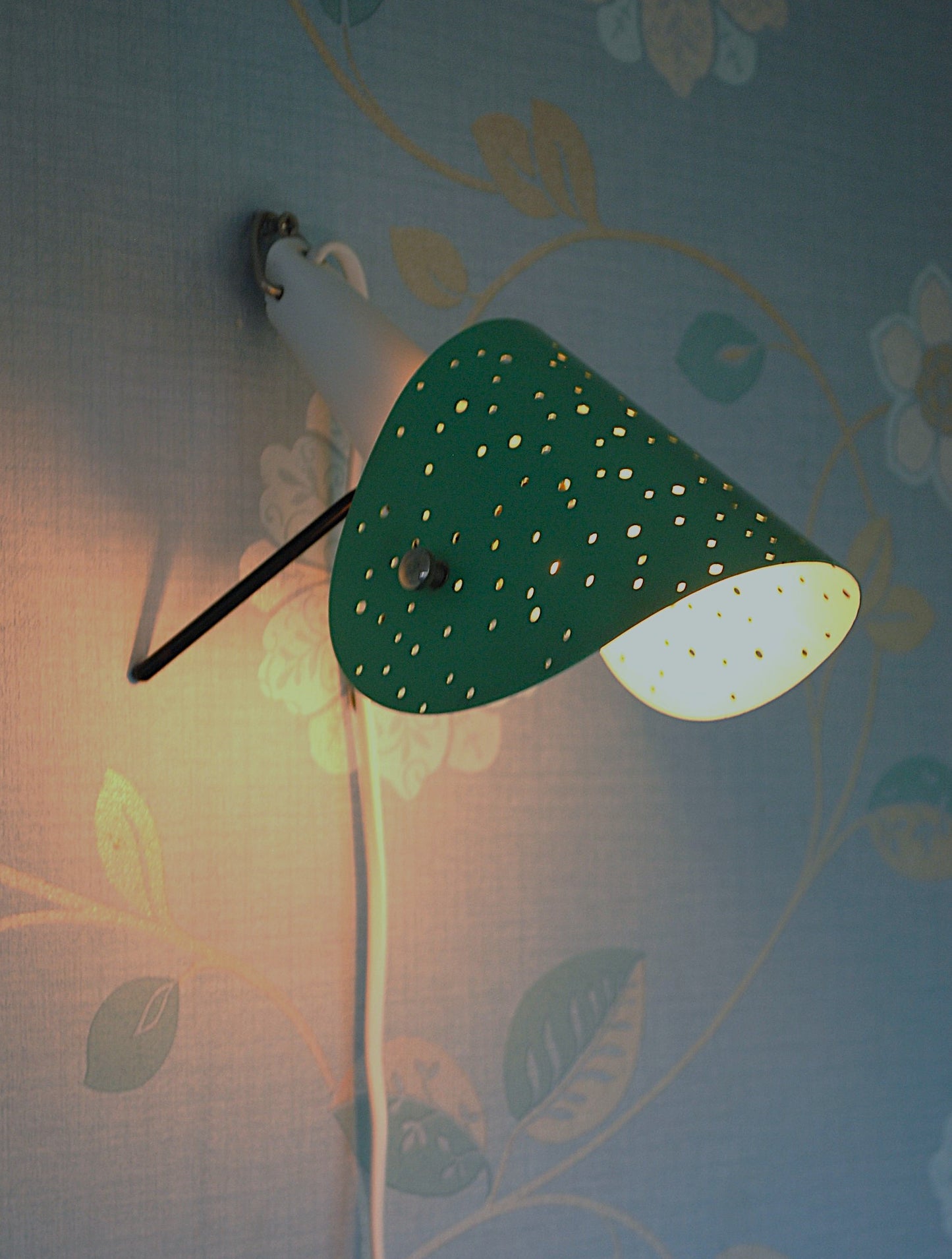 2 stuks Bureau / Wandlamp van Ernest Igl  " The Little Dog "