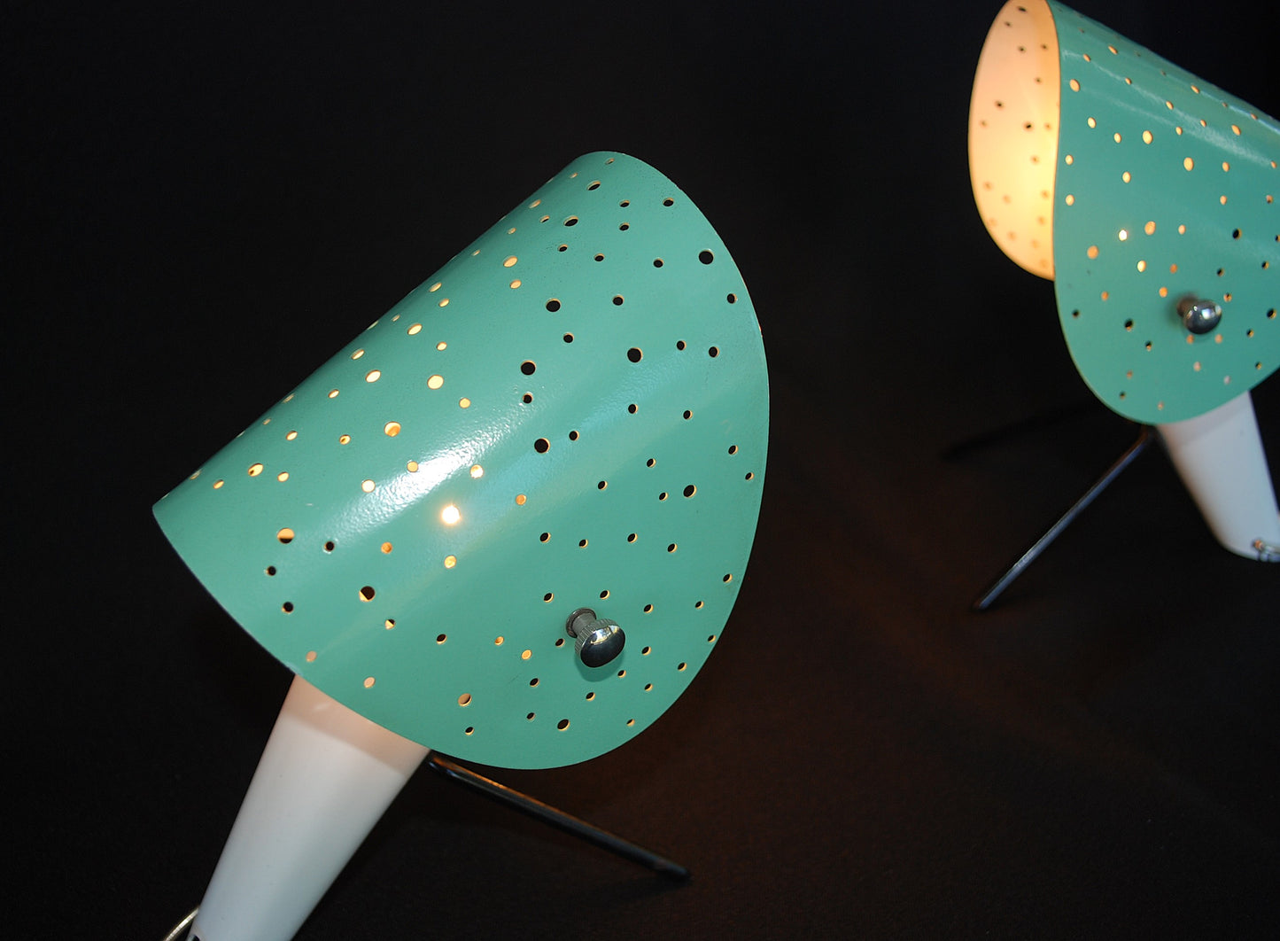 2 stuks Bureau / Wandlamp van Ernest Igl  " The Little Dog "