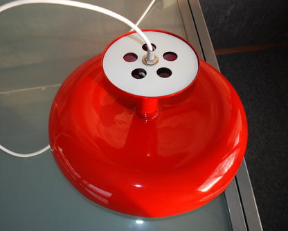 UFO Metalen plafondlamp Ontwerper Tibor Nádai.