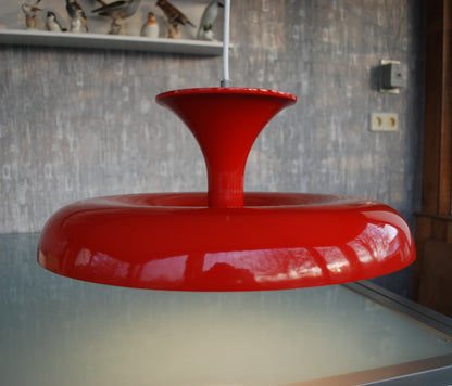 UFO Metalen plafondlamp Ontwerper Tibor Nádai.