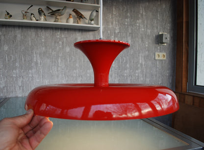 UFO Metalen plafondlamp Ontwerper Tibor Nádai.