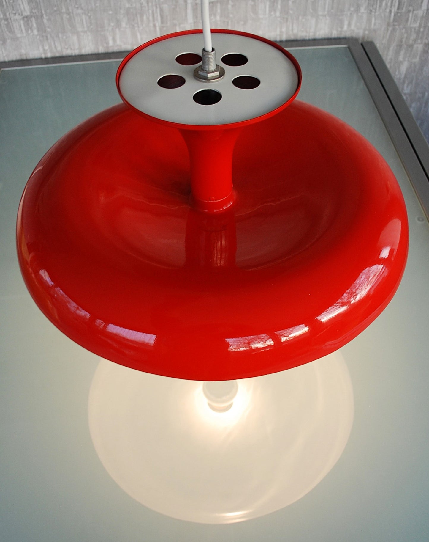 UFO Metalen plafondlamp Ontwerper Tibor Nádai.