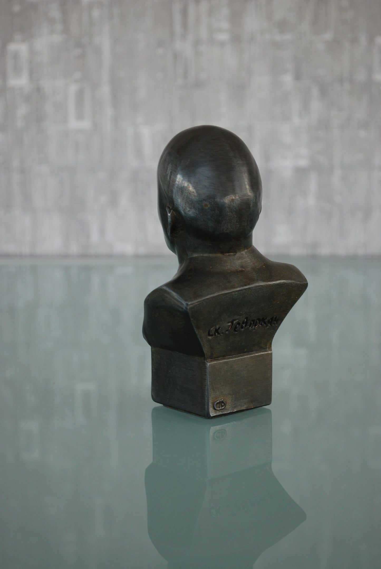 Preorder Lenin Buste Gesigneerd en met stempel