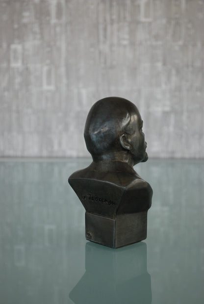 Preorder Lenin Buste Gesigneerd en met stempel