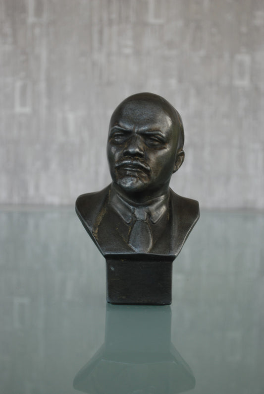 Preorder Lenin Buste Gesigneerd en met stempel