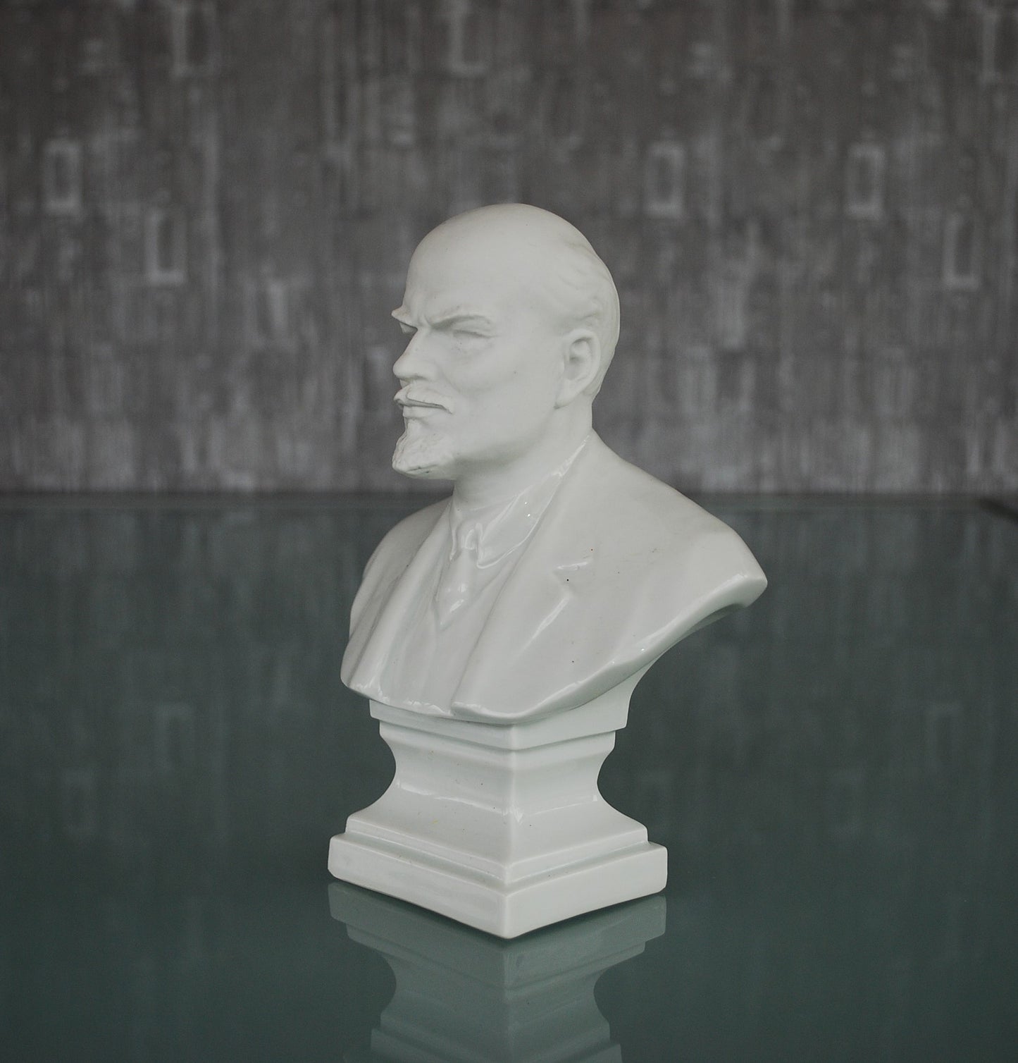 Pre-order Herend porcelain bust of Soviet leader Lenin # 5954