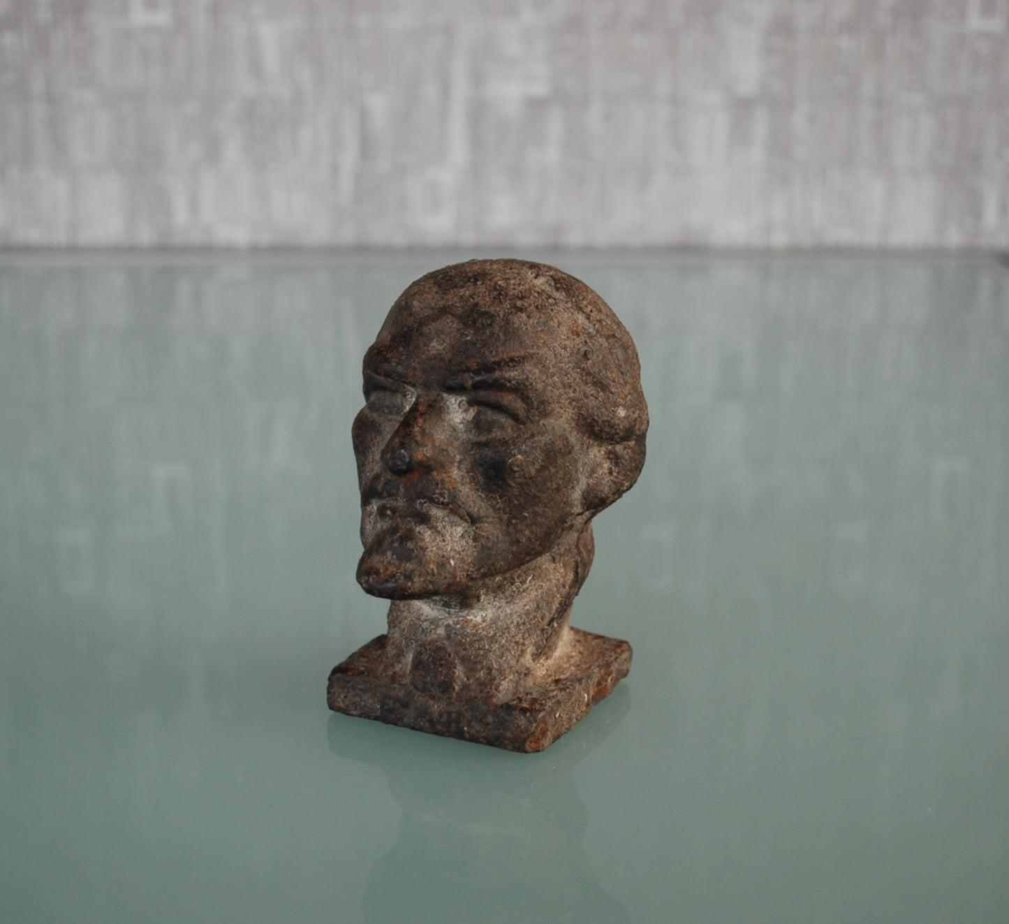 Preorder Lenin hoofd zwaar gietijzer erg oud