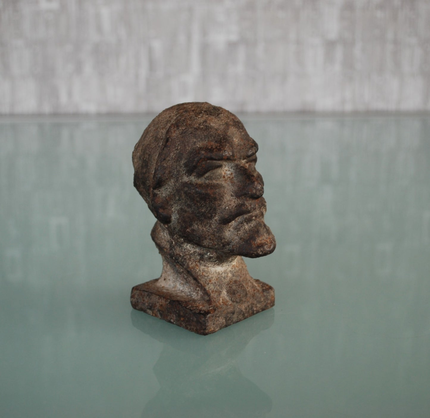 Preorder Lenin hoofd zwaar gietijzer erg oud