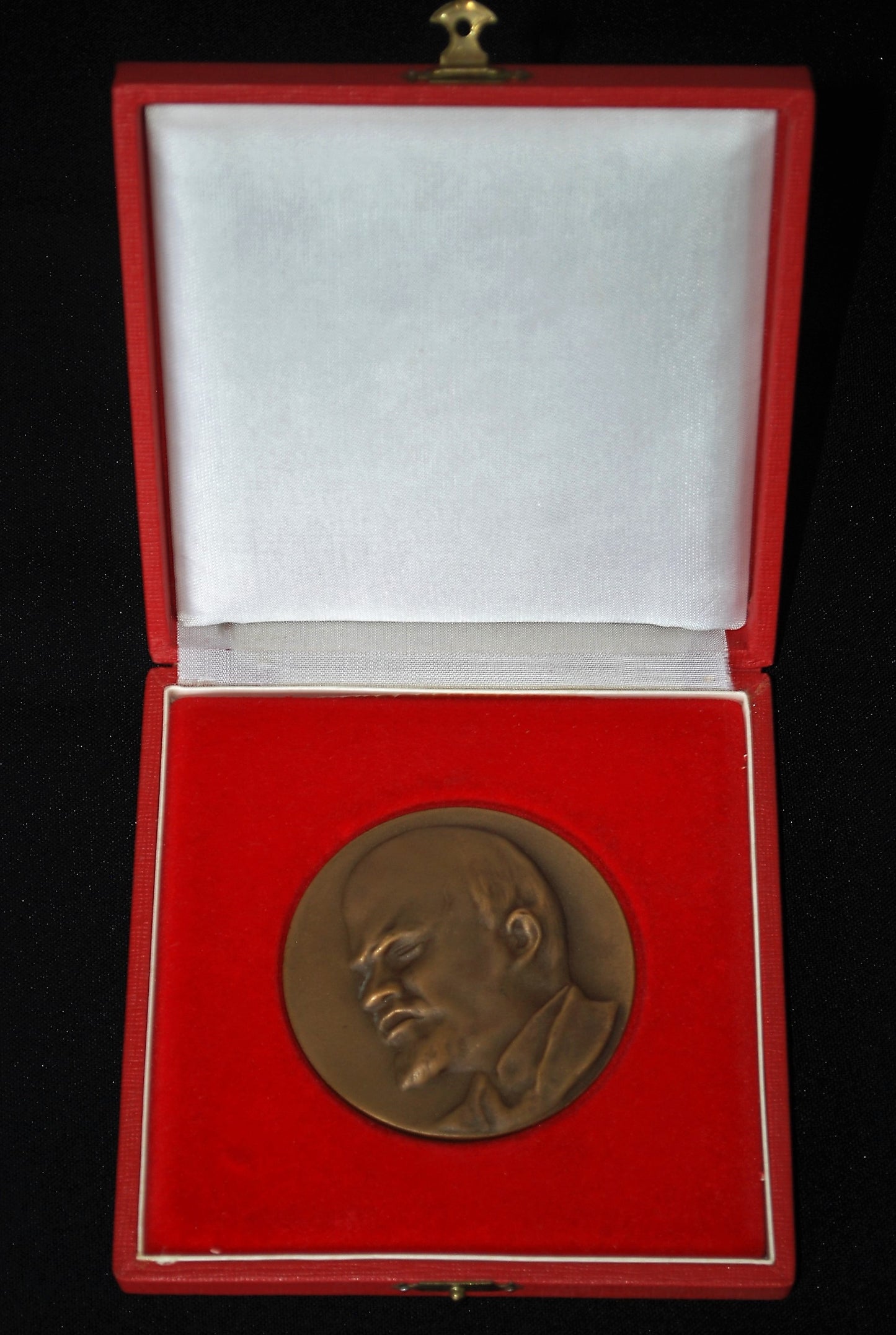 Lenin 40 jaar bij "De Communistische Partij "