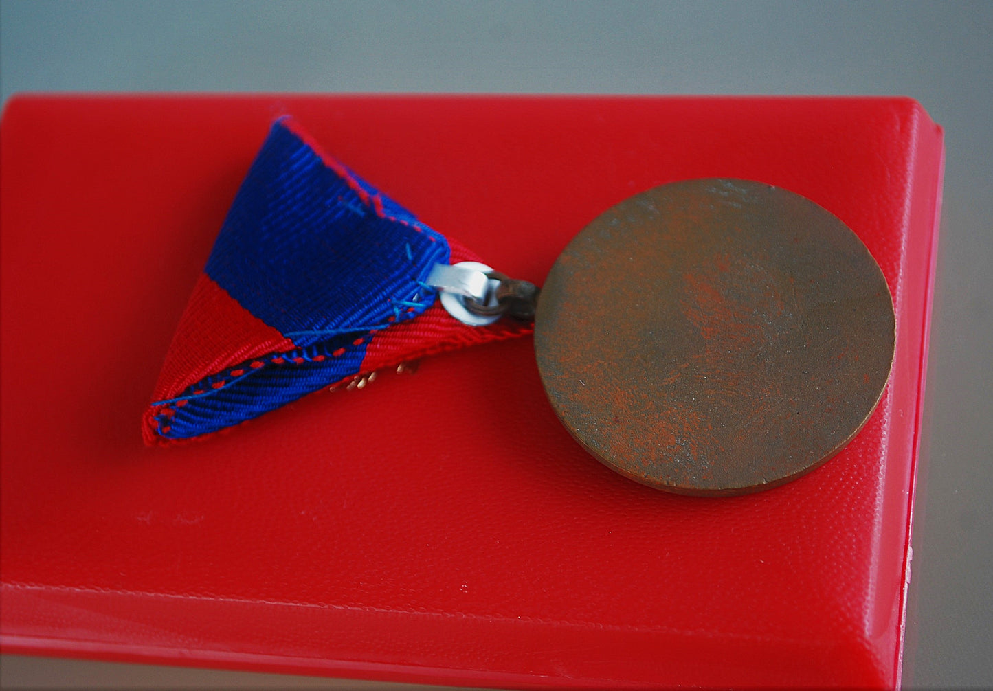 Medaille met Reversspeld Volksleger Volksrepubliek Hongarije