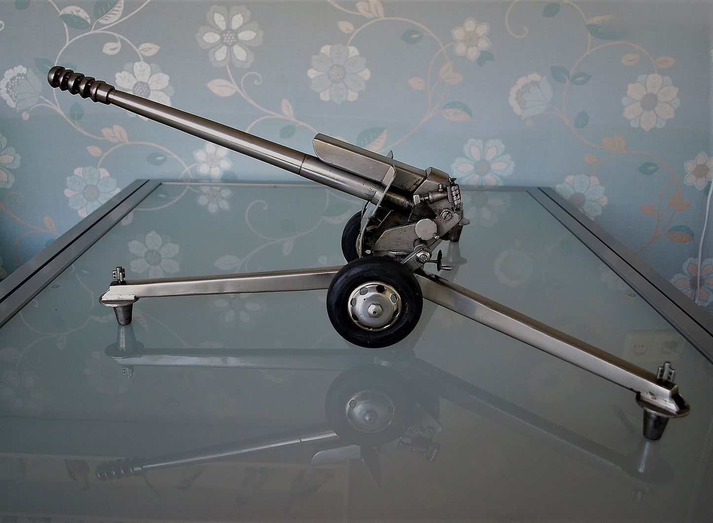 Houwitser kanon D-30 122 mm MEGA GROOT Indrukwekkend Model !