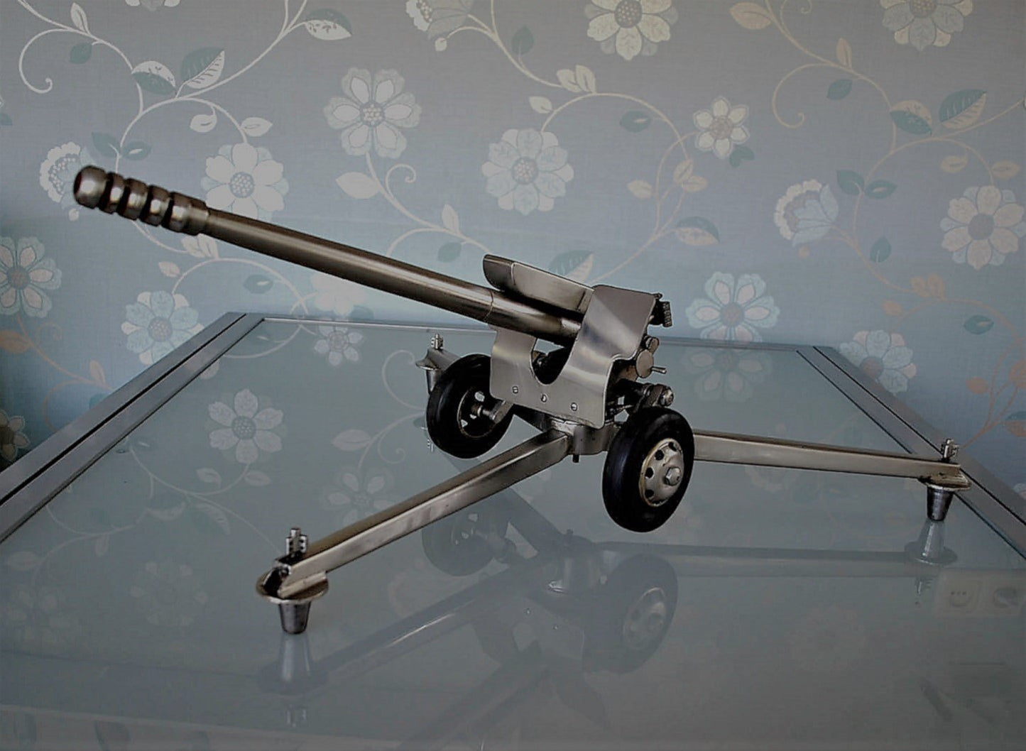 Houwitser kanon D-30 122 mm MEGA GROOT Indrukwekkend Model !