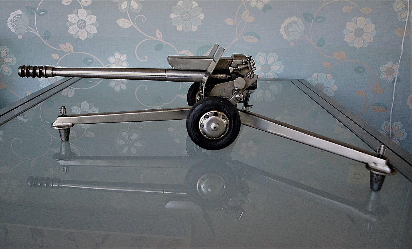 Houwitser kanon D-30 122 mm MEGA GROOT Indrukwekkend Model !